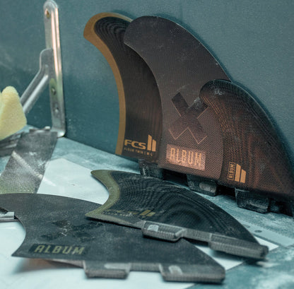  FCS II ALBUM KEEL TWIN FIN SET