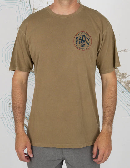 SALTY CREW FIRST MATE PREMIUM CAMEL TEE