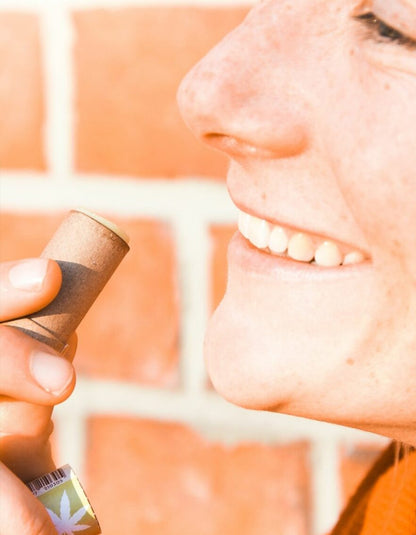  SUNTRIBE NATURAL HEMP LIP BALM MOISTURE